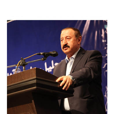 بیدل کوه عظیم زبان و ادبیات فارسی و فرهنگ ایرانی است .